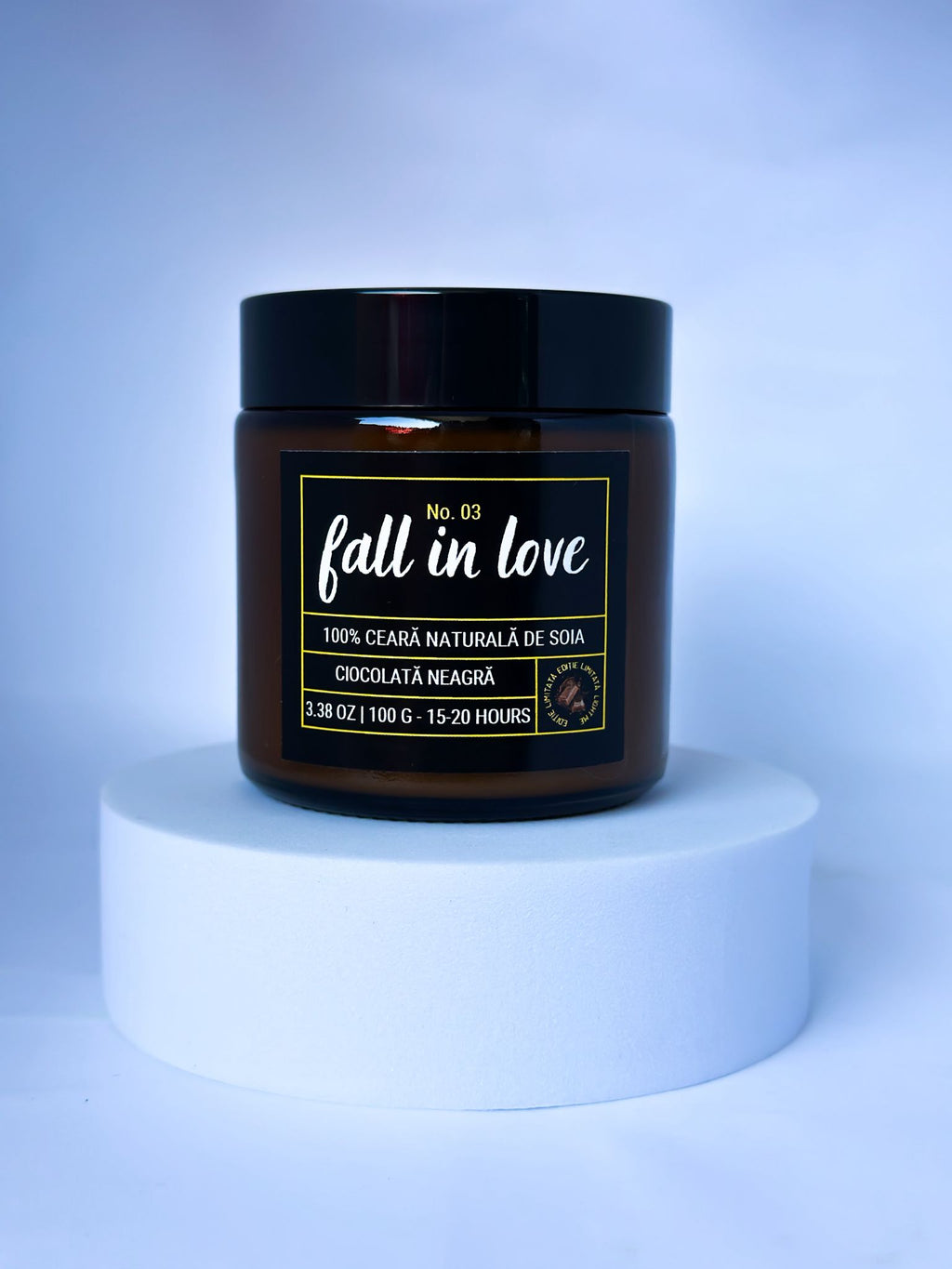Fall in Love No. 03 – Lumânare parfumată cu Ciocolată Neagră